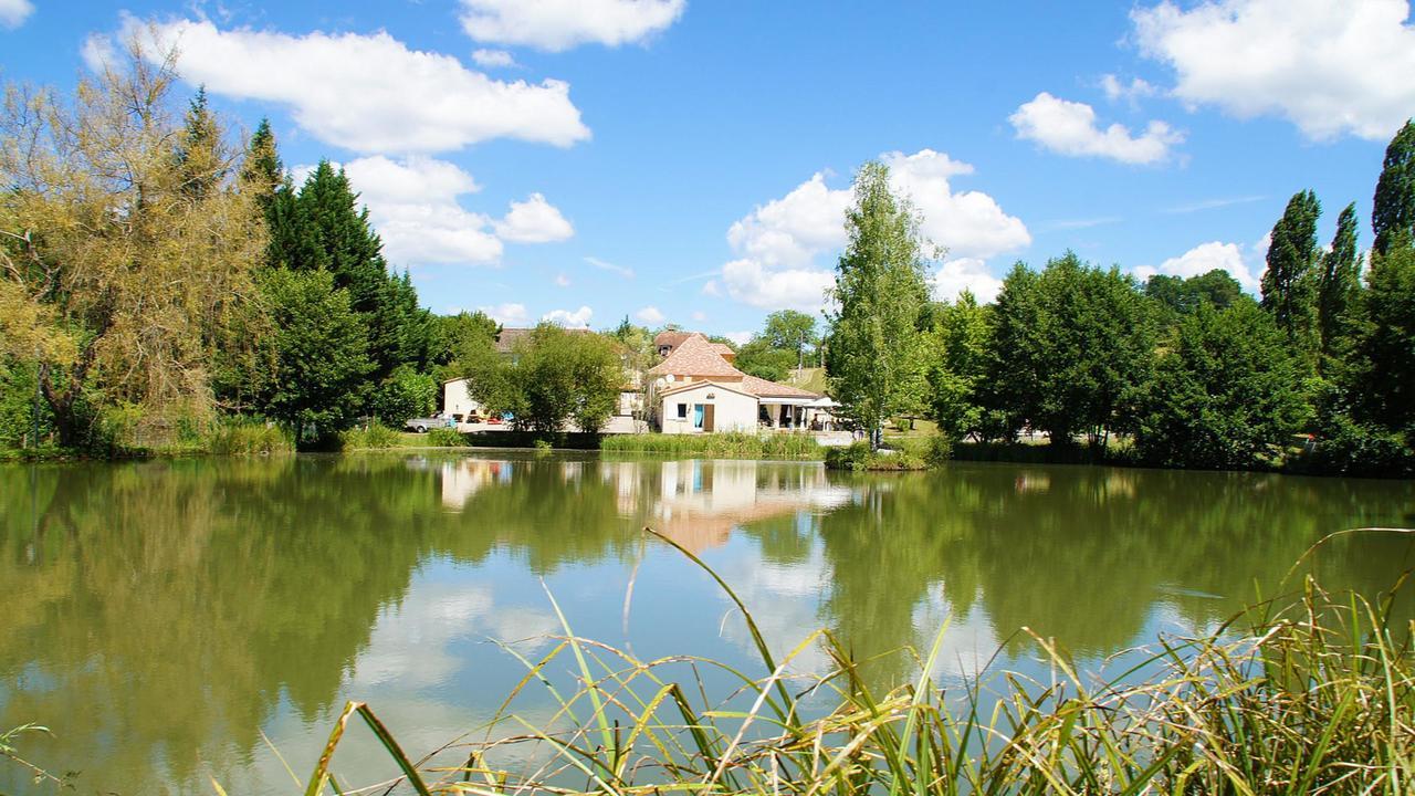 Le Domaine de L'étang de Sandanet Issac Esterno foto