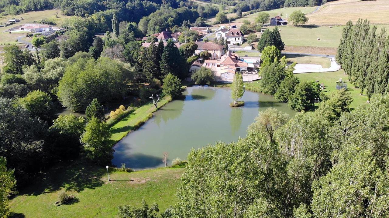 Le Domaine de L'étang de Sandanet Issac Esterno foto